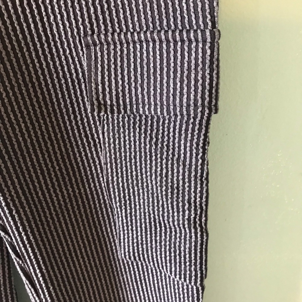 Ribbed Wide-Leg Cargo Pants - Black and White - Picture 3 of 7